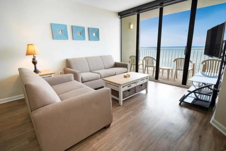 Sands Beach Club 1027