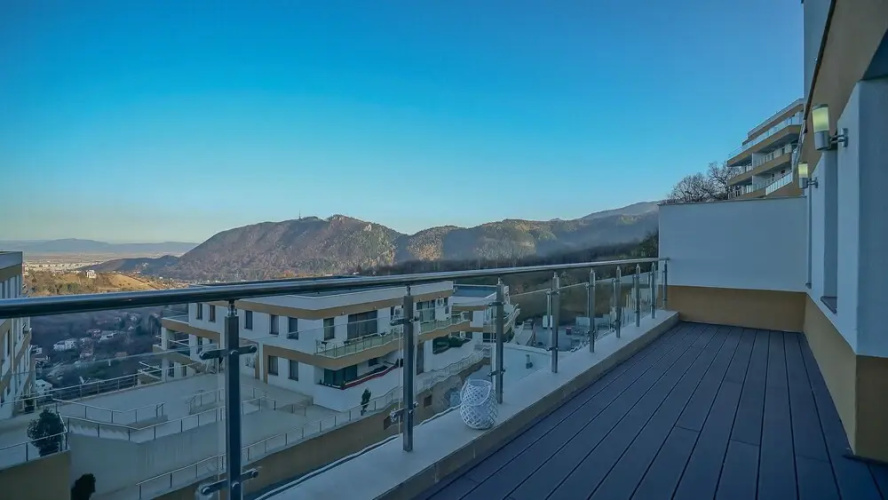 CN2i Luxury Accommodation Bobalna