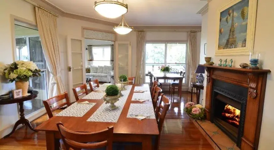 Rosevillehouse Bed & Breakfast