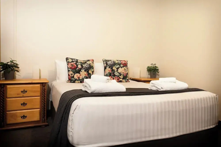 Esk Grand Hotel