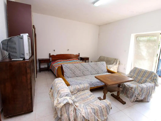 Apartment 820