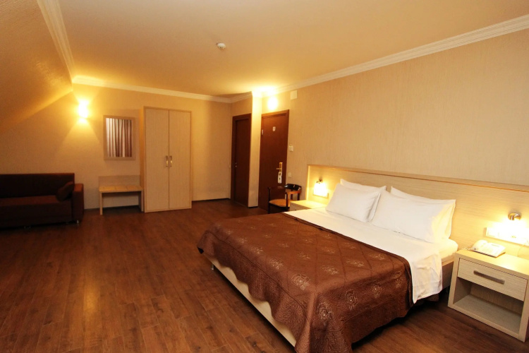 Batesta Hotel