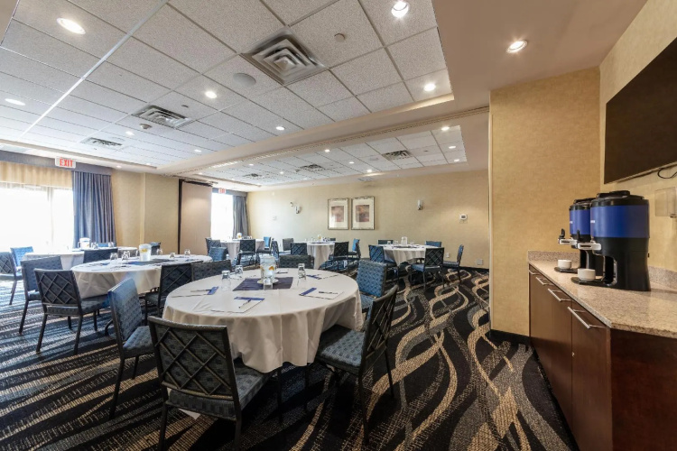 Holiday Inn Express & Suites Riverport Richmond photo 40