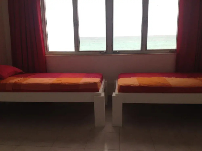 BahaSea Backpackers