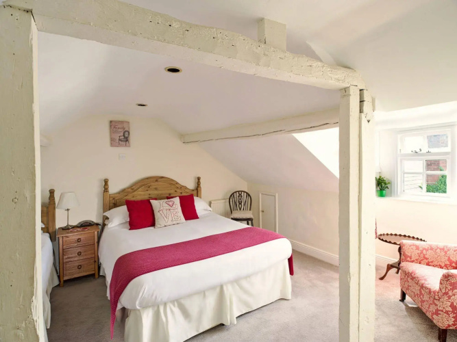 Ammonite Lodge Guest House