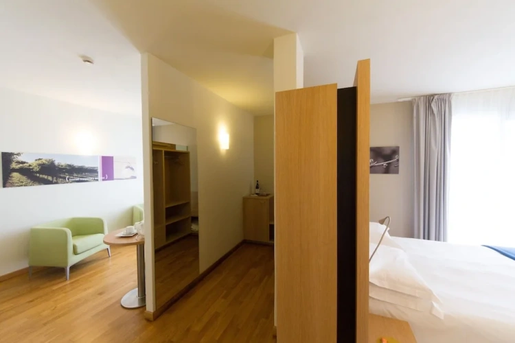 Suite with balcony