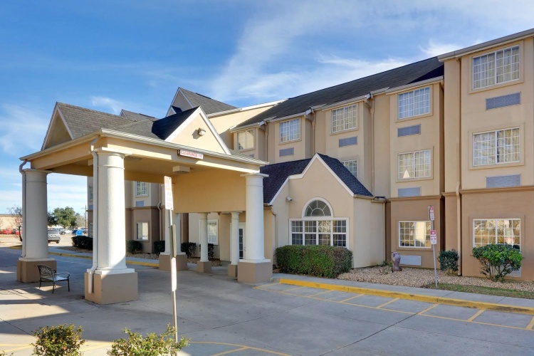 Deluxe Single Suite