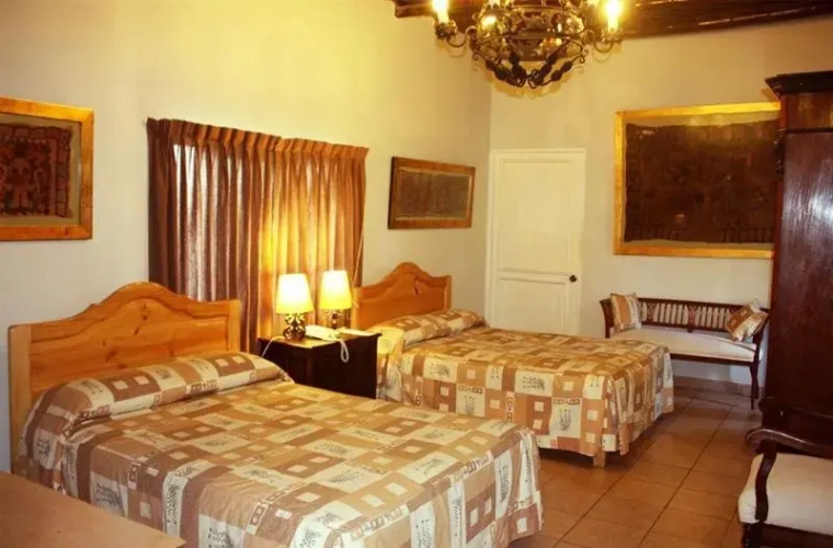 Standard Triple room