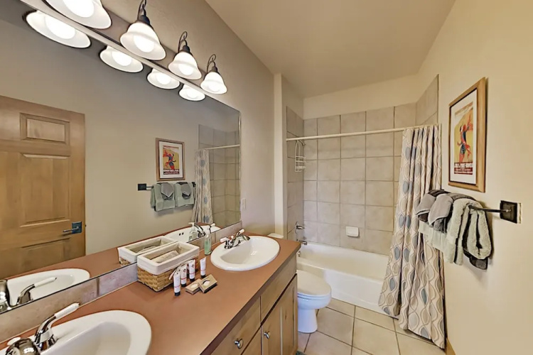 8203ns20 2 Bedroom Condo