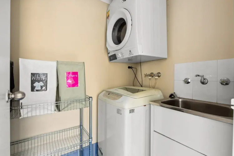 Spacious 2-bed Apartment Near Parramatta CBD