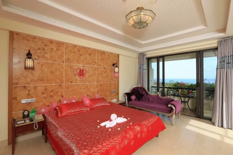 Deluxe Suite with balcony and with ocean view