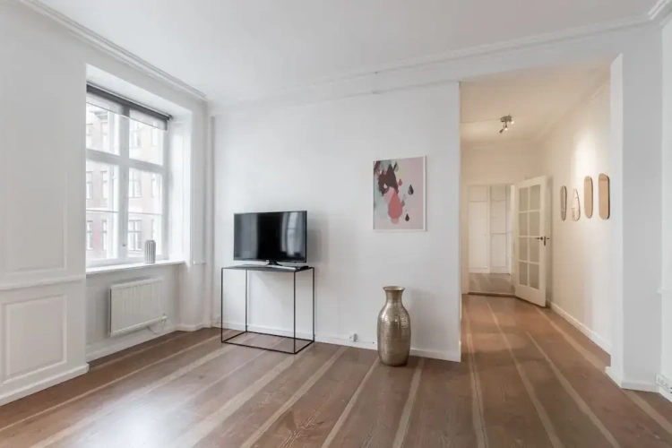 2 Bedrooms Apartment