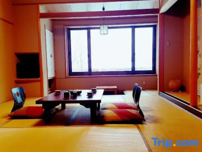 Standard Family room with mountain view