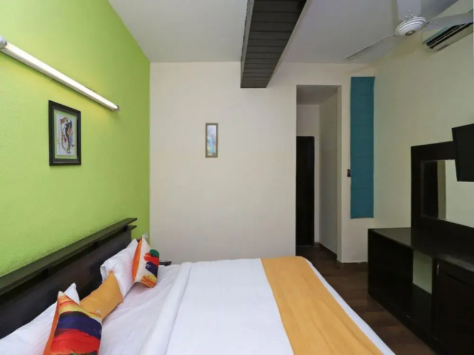 OYO 12477 DLF Phase 2
