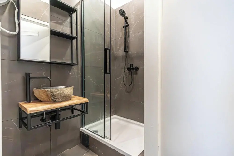Comfortable 2BR Apt Near Attractions
