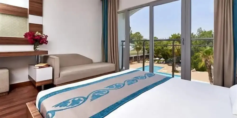 Maya World Golf Side