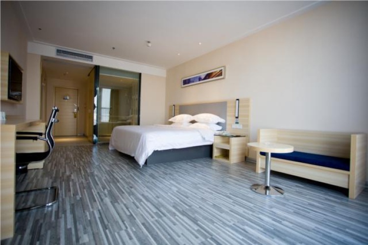 Standard Double room with city view