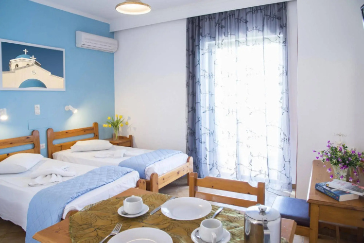 Yannis Yard Studios and Apartments
