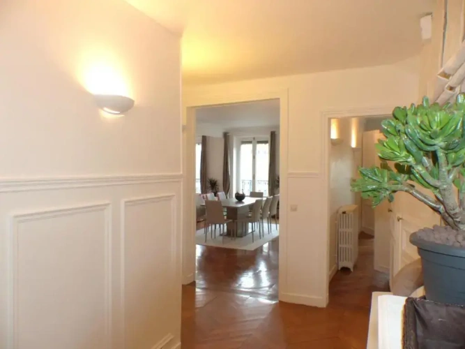 3 Bedrooms Apartment