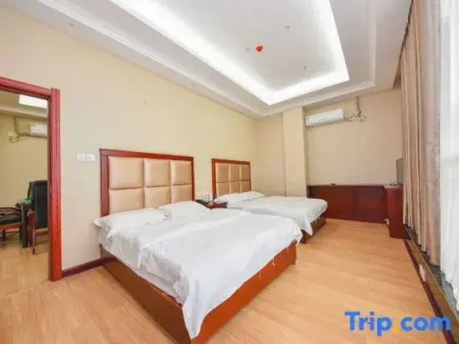 Deluxe Suite