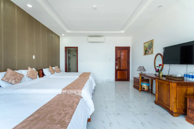 Rose Hotel