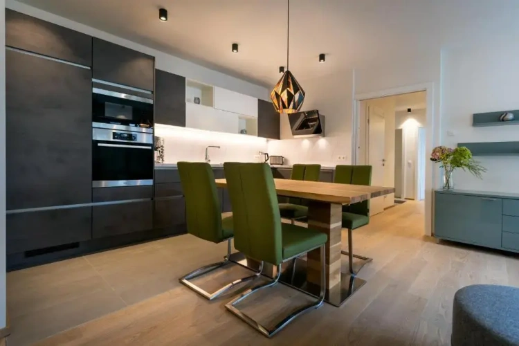 2 Bedrooms Apartment