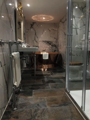1 Bedroom Suite