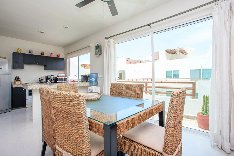 Contemporary Private 2 Br Ph Near Everything