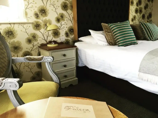 Standard Twin room with view