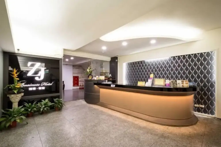Jung Zaw Hotel