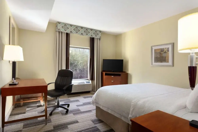 Hampton Inn And Suites Birmingham-east I-20