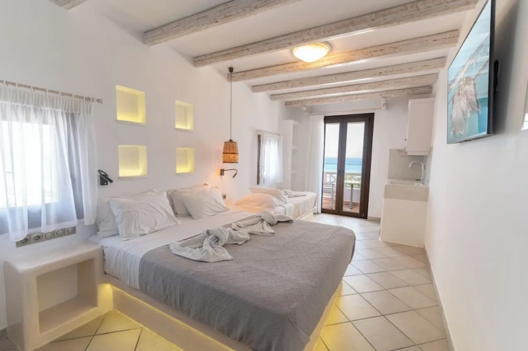 Deluxe Triple room oceanfront