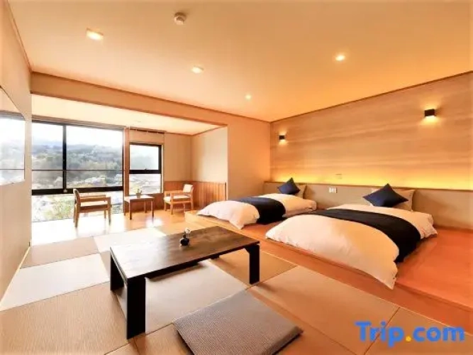 Standard room with mountain view