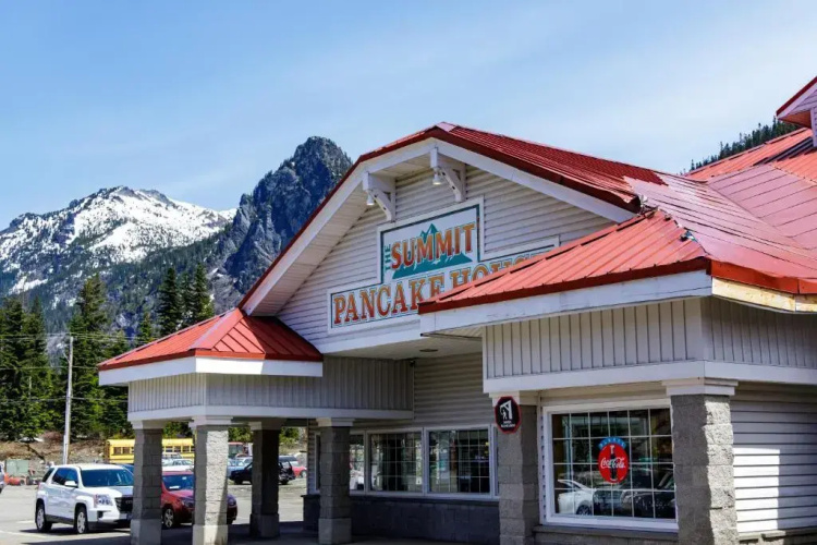 Summit Inn - Snoqualmie Pass, WA