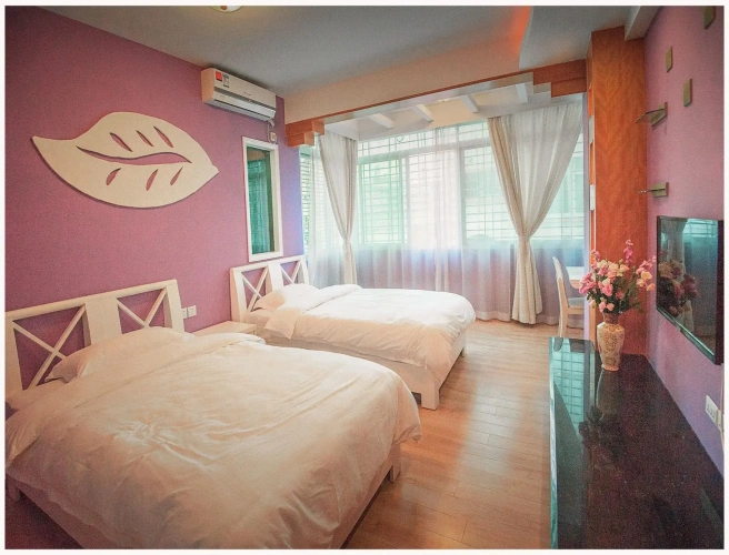 Standard Twin room with garden view