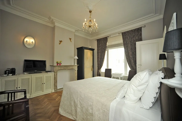 Grand Deluxe with Bathtub Double room