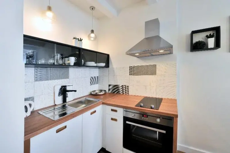 1 Bedroom Quadruple Apartment with balcony