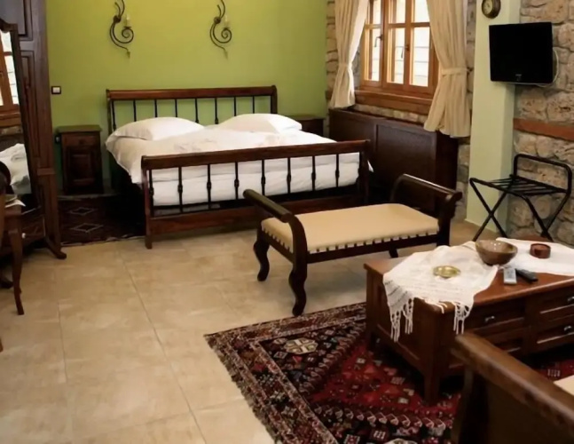 Roes Suites