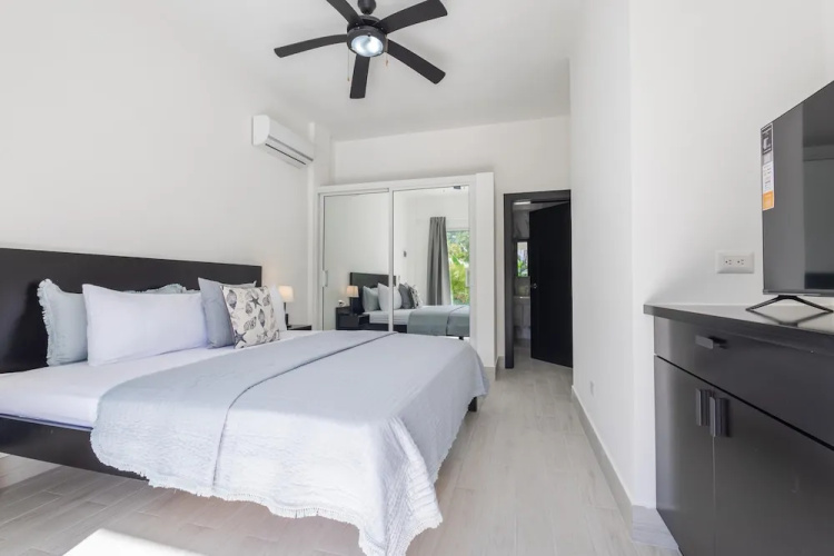 Beachfront 7BR Villa With Pool Maid Los Corales