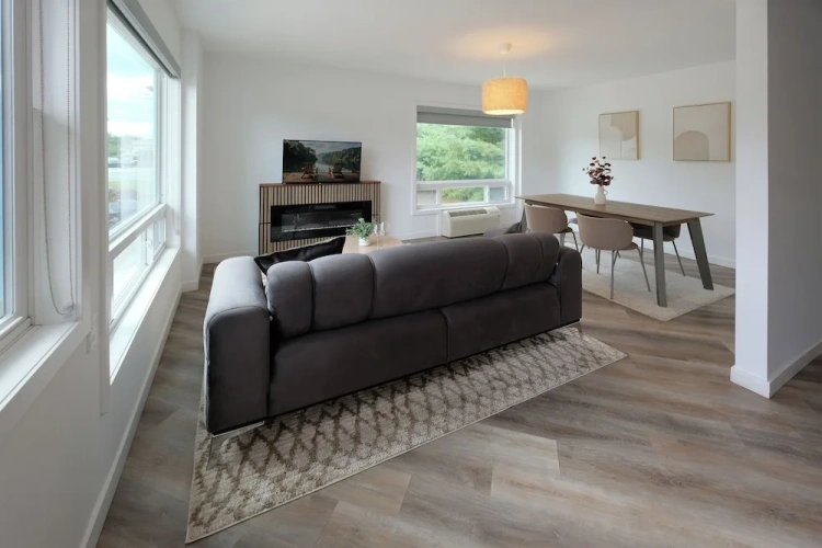 2 Bedrooms Apartment