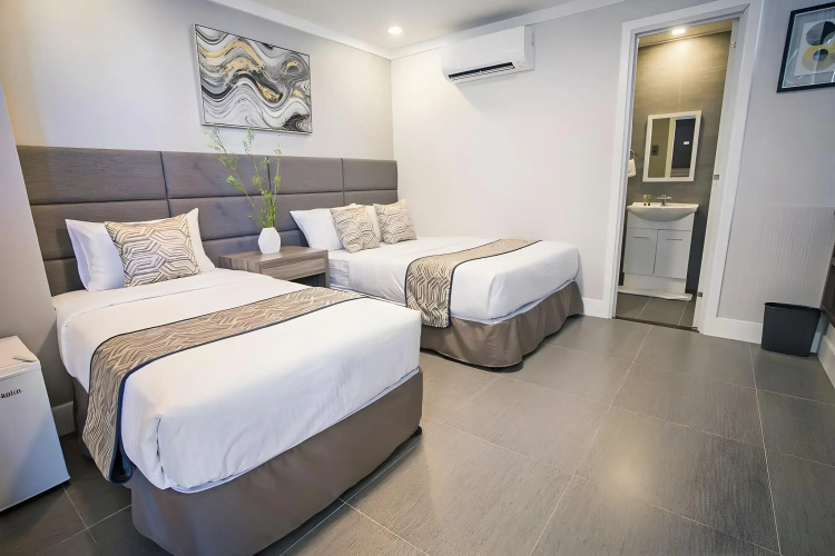 OYO 208 Anika Suites