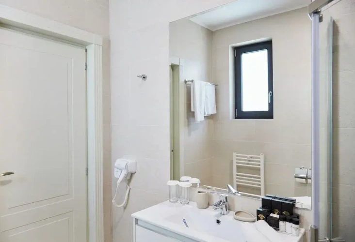 Standard Triple room with balcony and with city view