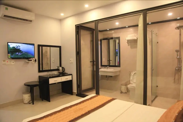 Sunshine Hotel