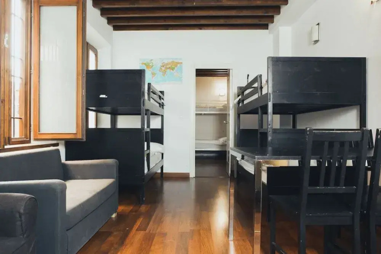 Granada INN Hostel