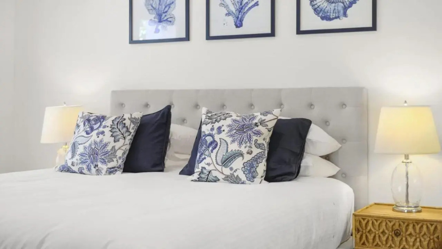 Liapari Beach House