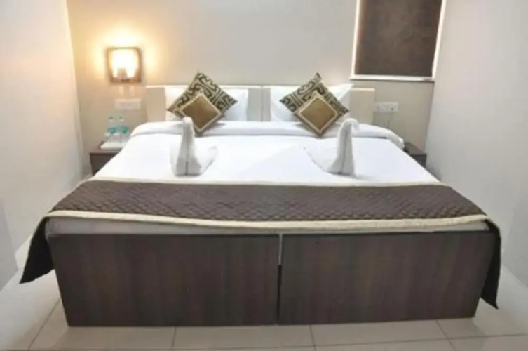 Hotel R K Palace