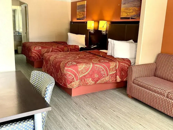 Luxury Inn & Suites Liberty