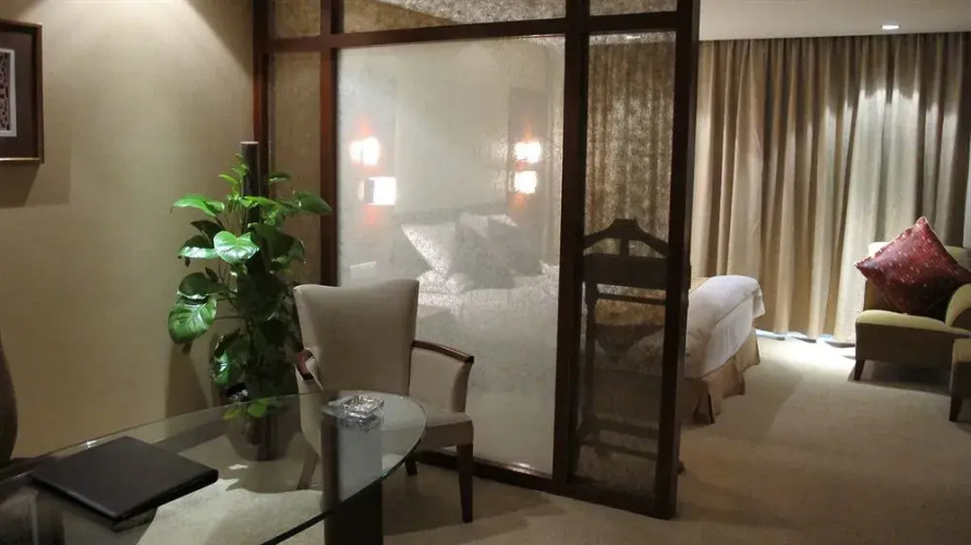 Glamor Hotel