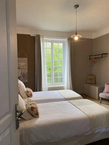 Standard Twin room with garden view