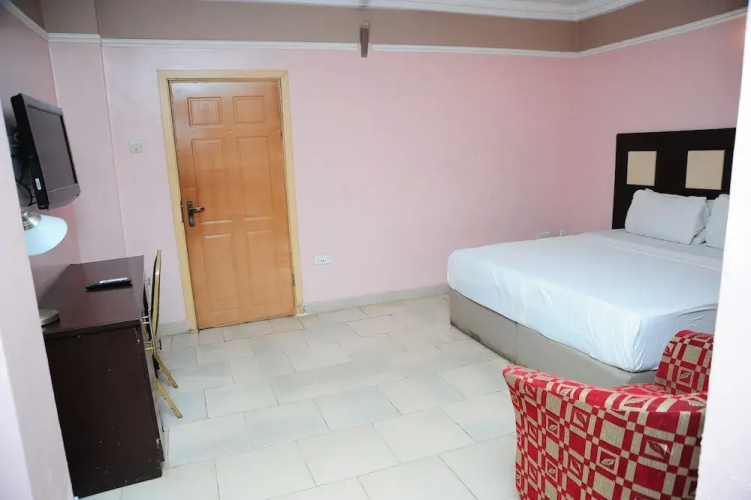 Richton Hotel & Suites